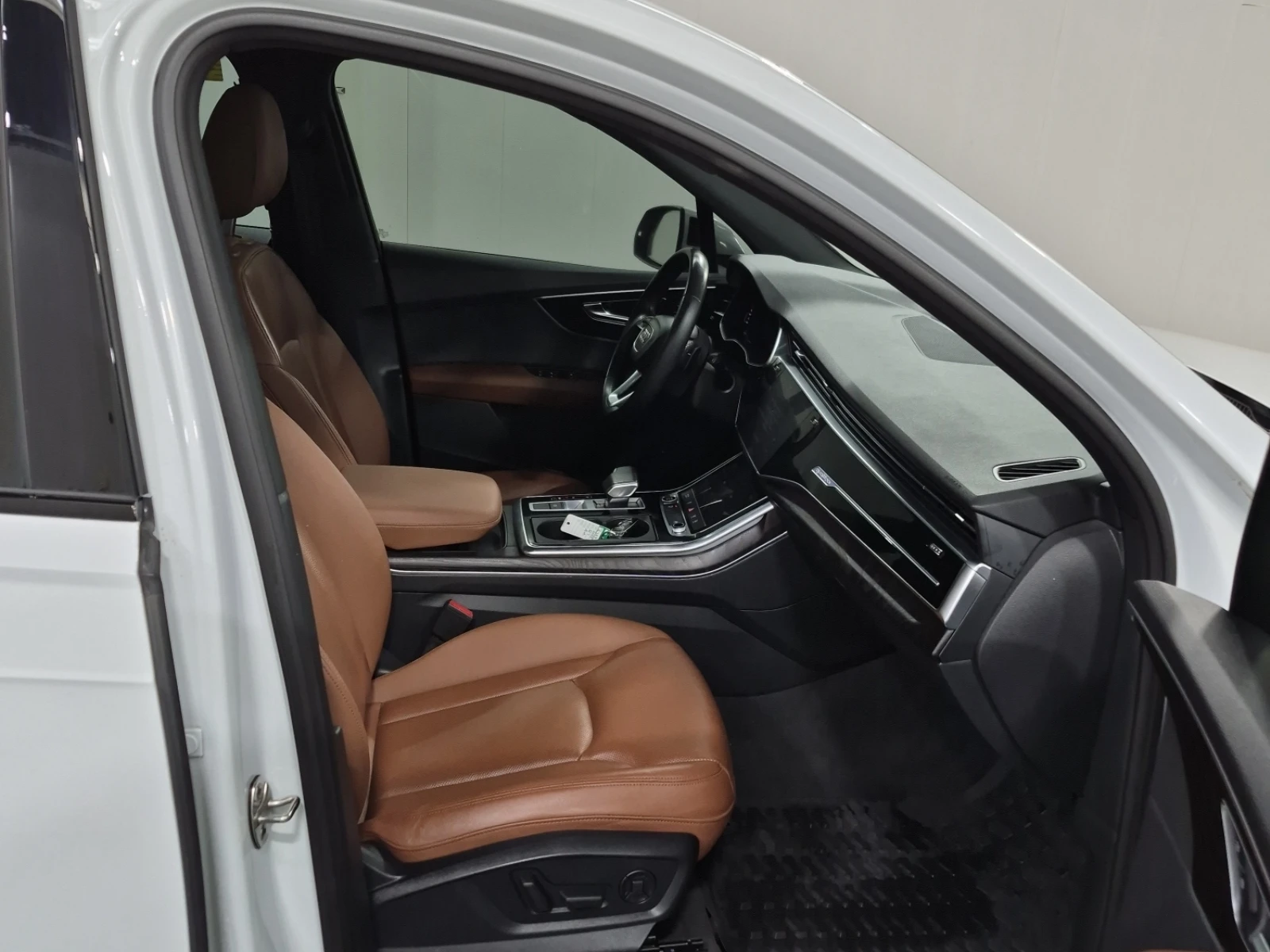 Audi Q7 Progressiv * ОБДУХВАНЕ* МЪРТВА ТОЧКА * ЦЕНА ДО БГ , снимка 8 - Автомобили и джипове - 54424059