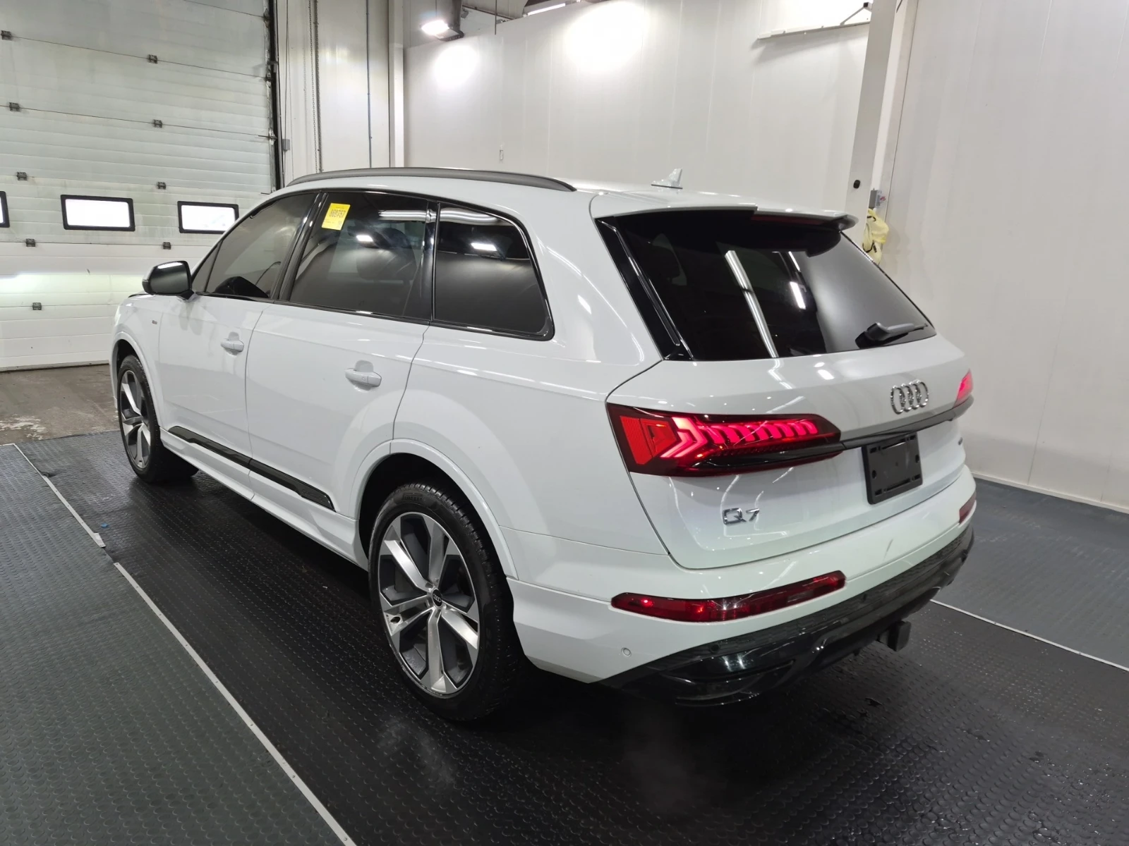 Audi Q7 Progressiv * ОБДУХВАНЕ* МЪРТВА ТОЧКА * ЦЕНА ДО БГ , снимка 4 - Автомобили и джипове - 54424059
