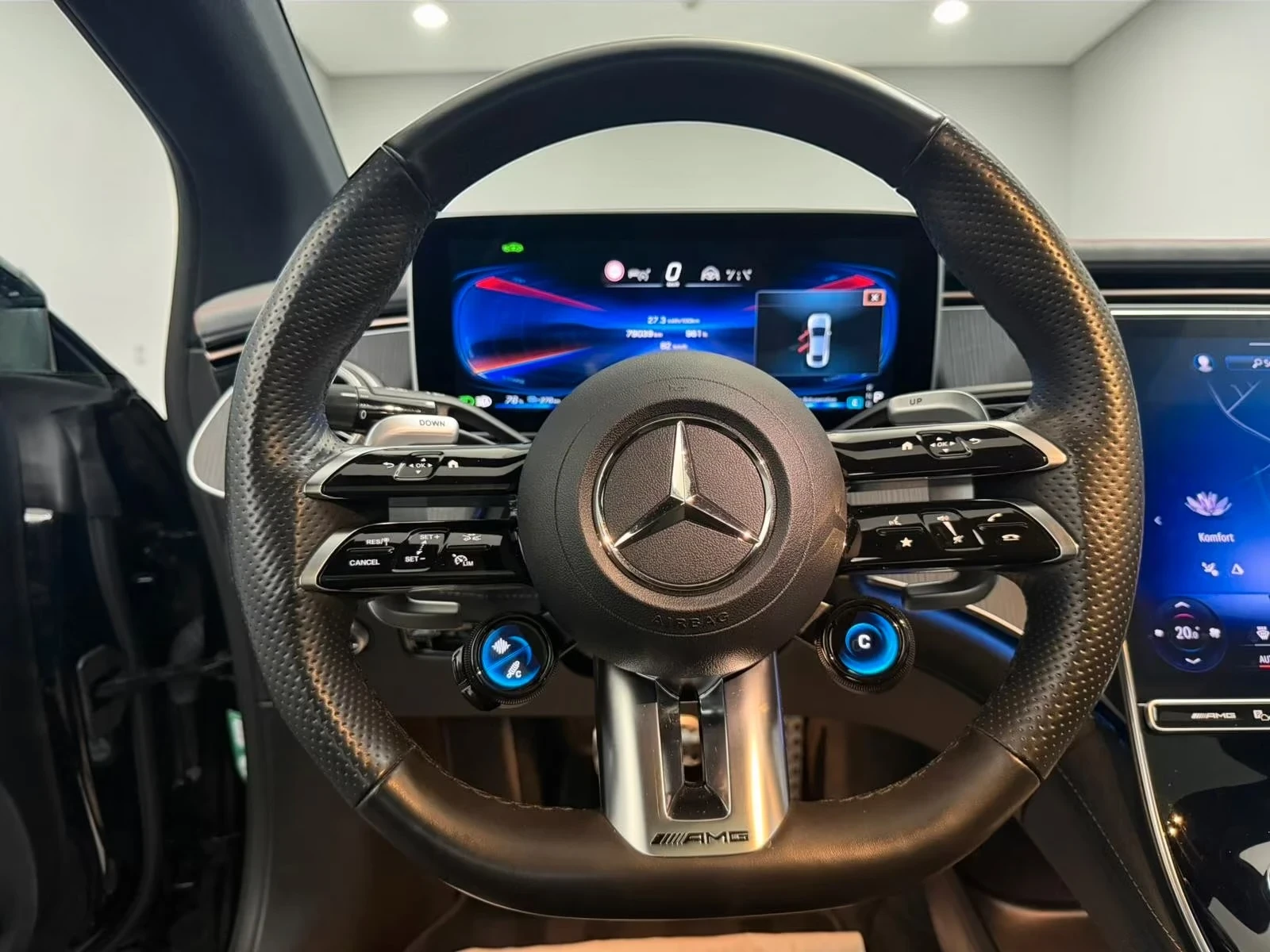 Mercedes-Benz EQE AMG 43 4Matic 360 MultiB DIST AIR HUD PANO W/P K-L, снимка 12 - Автомобили и джипове - 54451834