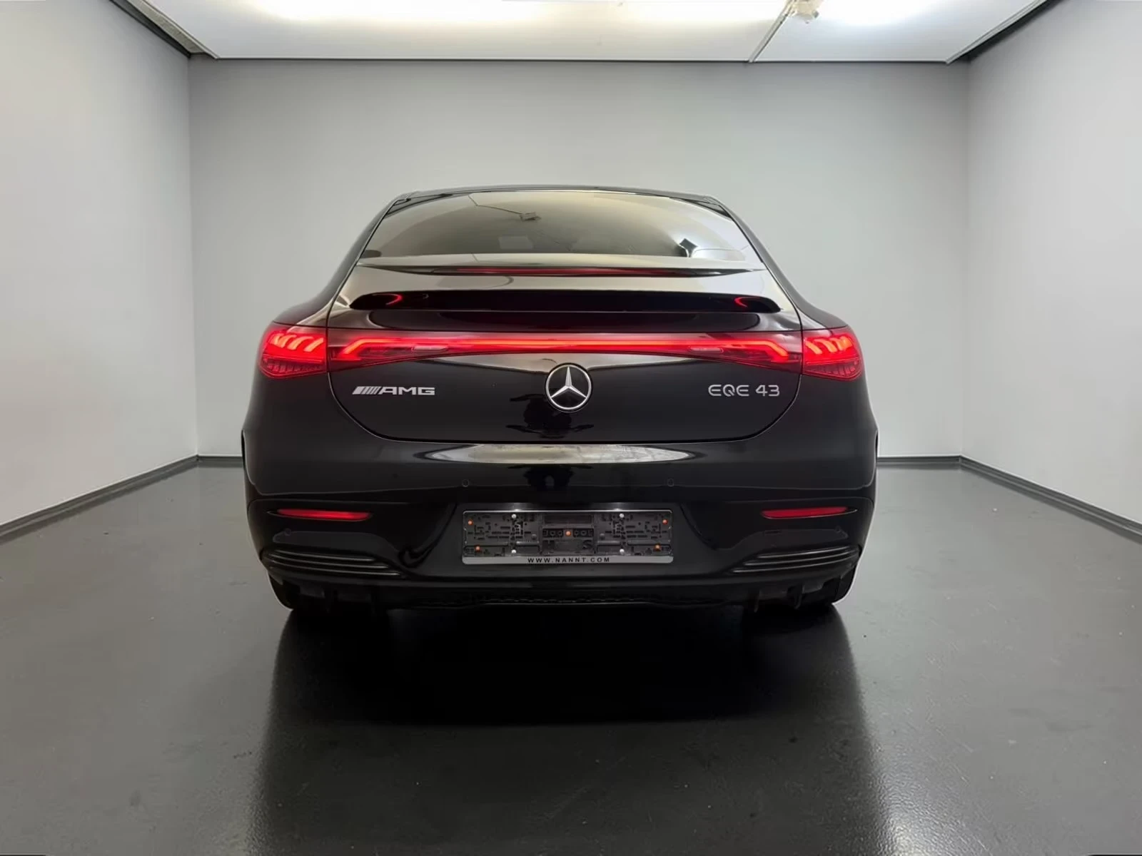 Mercedes-Benz EQE AMG 43 4Matic 360 MultiB DIST AIR HUD PANO W/P K-L, снимка 5 - Автомобили и джипове - 54451834