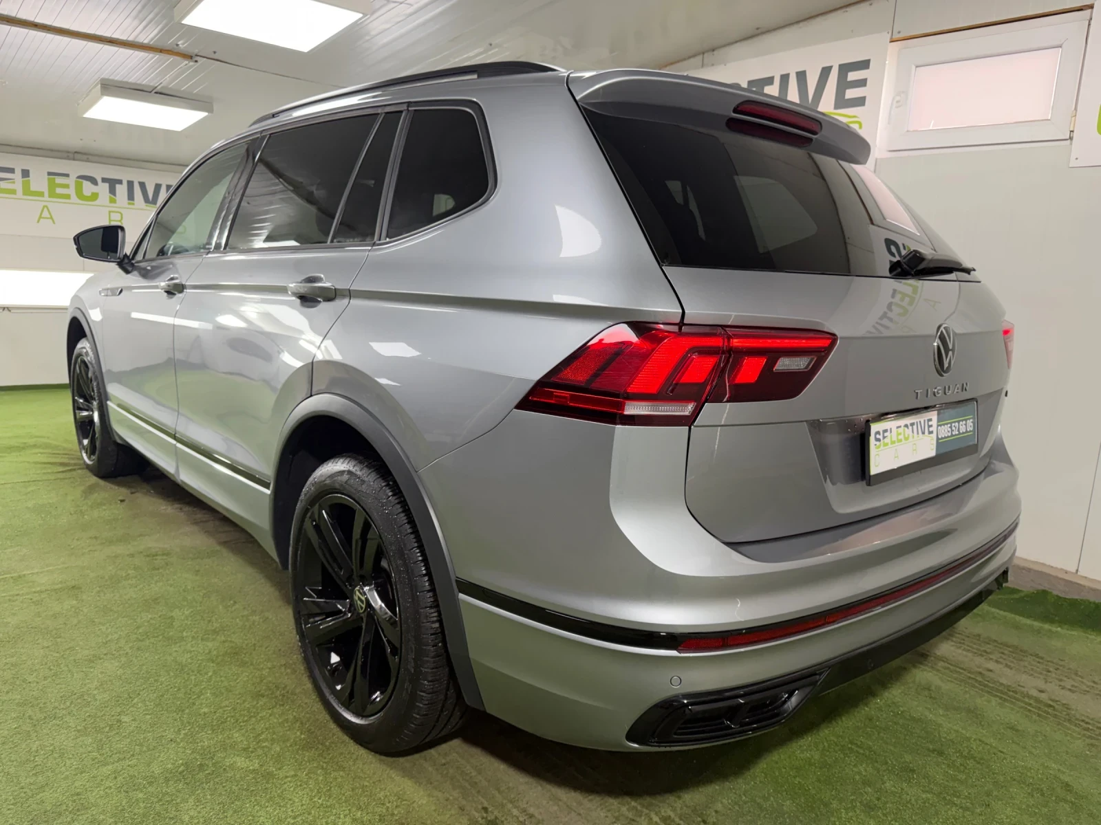 VW Tiguan R-Line Black Edition 4MOTION, снимка 2 - Автомобили и джипове - 54650535