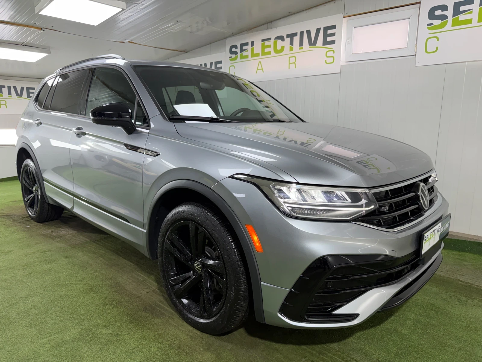 VW Tiguan R-Line Black Edition 4MOTION, снимка 4 - Автомобили и джипове - 54650535