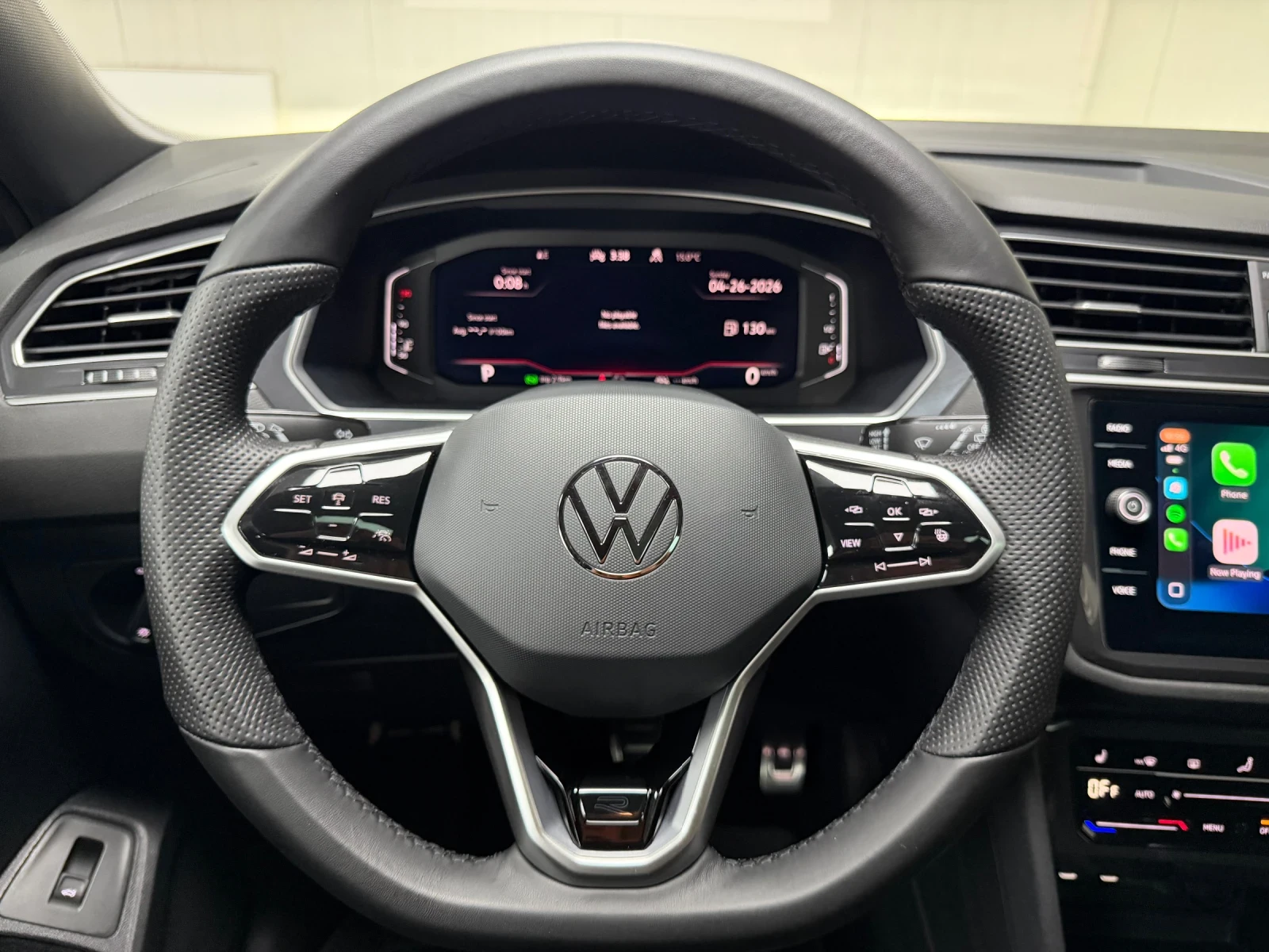 VW Tiguan R-Line Black Edition 4MOTION, снимка 10 - Автомобили и джипове - 54650535