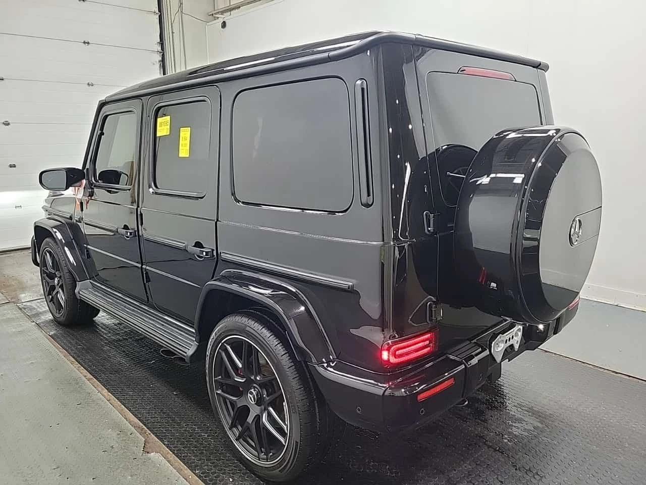 Mercedes-Benz G 63 AMG * CARFAX * АВТОКРЕДИТ БЕЗ ПЪРВОНАЧАЛНА ВНОСКА, снимка 4 - Автомобили и джипове - 54654770