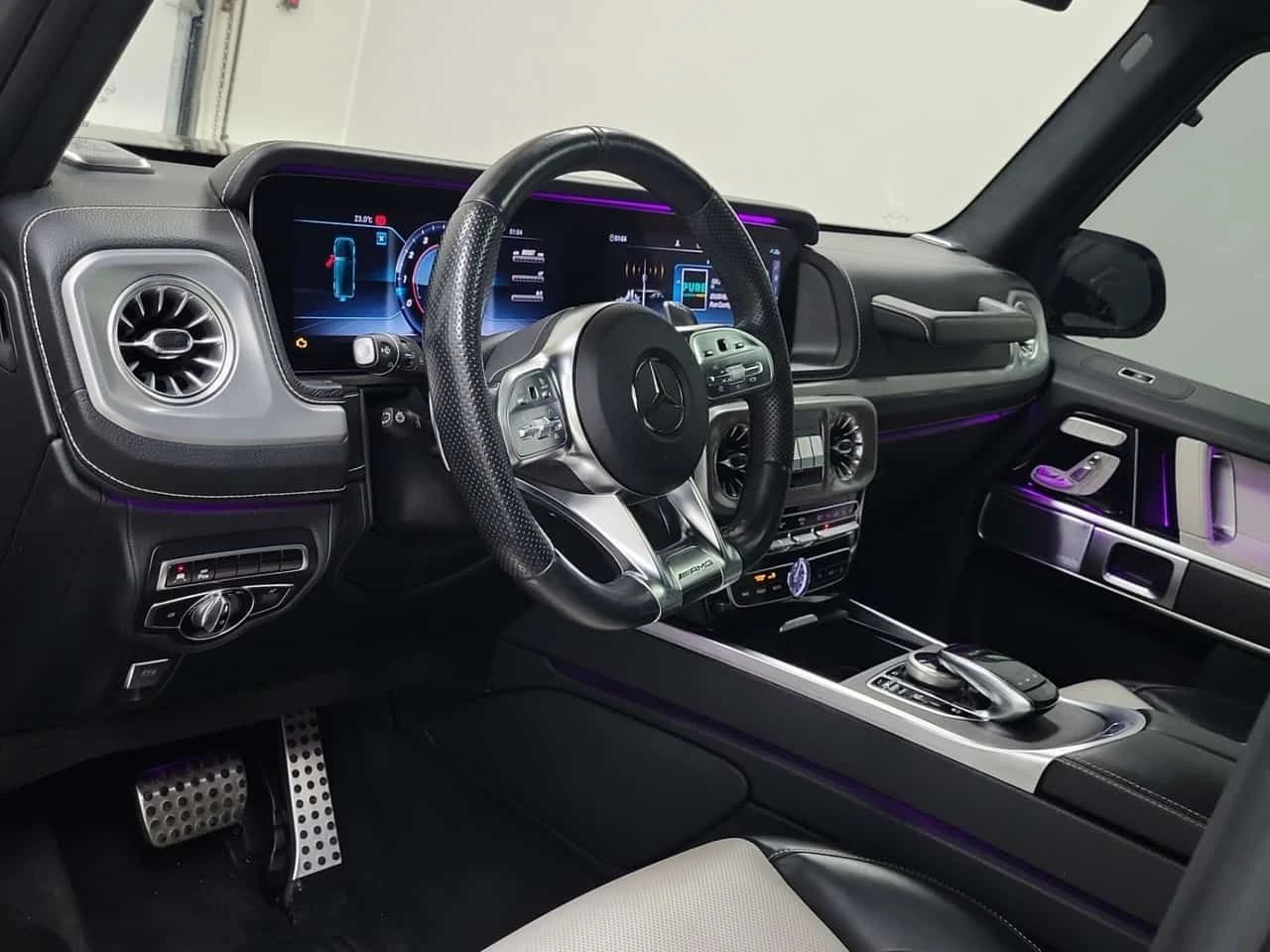 Mercedes-Benz G 63 AMG * CARFAX * АВТОКРЕДИТ БЕЗ ПЪРВОНАЧАЛНА ВНОСКА, снимка 11 - Автомобили и джипове - 54654770