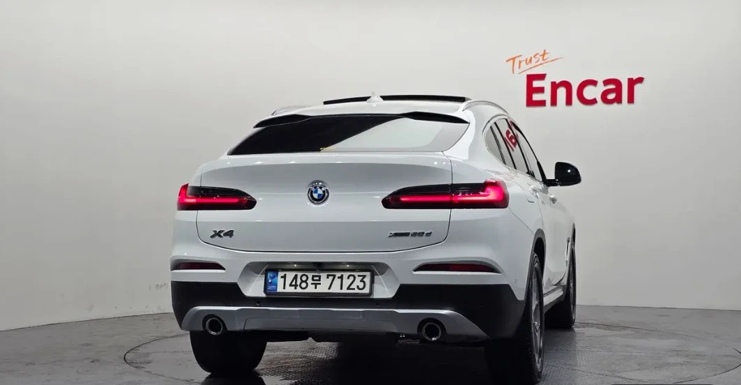 BMW X4 * АВТО КРЕДИТ* ЦЕНА ДО БГ * Сервизна история * , снимка 4 - Автомобили и джипове - 55301414
