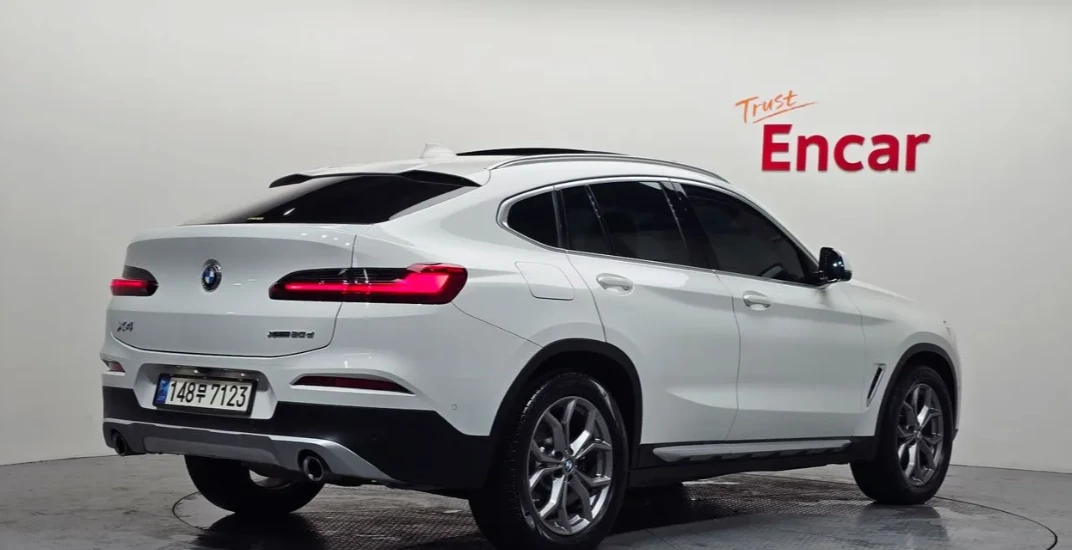 BMW X4 * АВТО КРЕДИТ* ЦЕНА ДО БГ * Сервизна история * , снимка 2 - Автомобили и джипове - 55301414