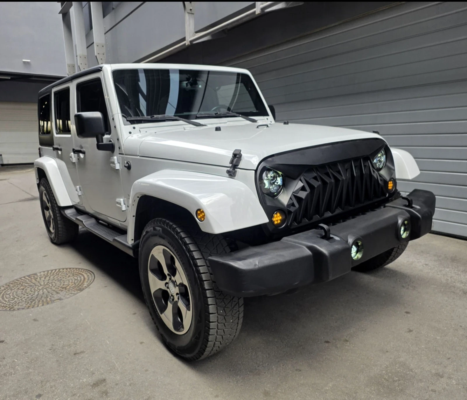Jeep Wrangler LIMITED SAHARA 3.6 AWD, снимка 13 - Автомобили и джипове - 55408327