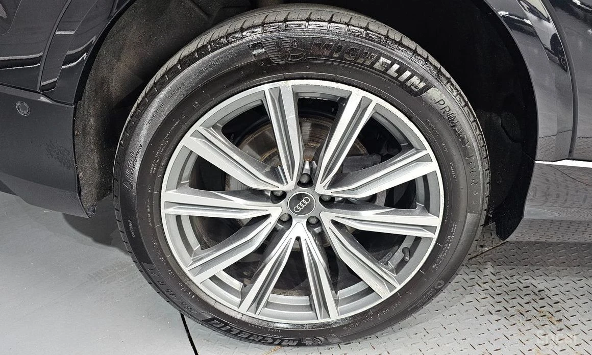 Audi Q8, снимка 5 - Автомобили и джипове - 55645286