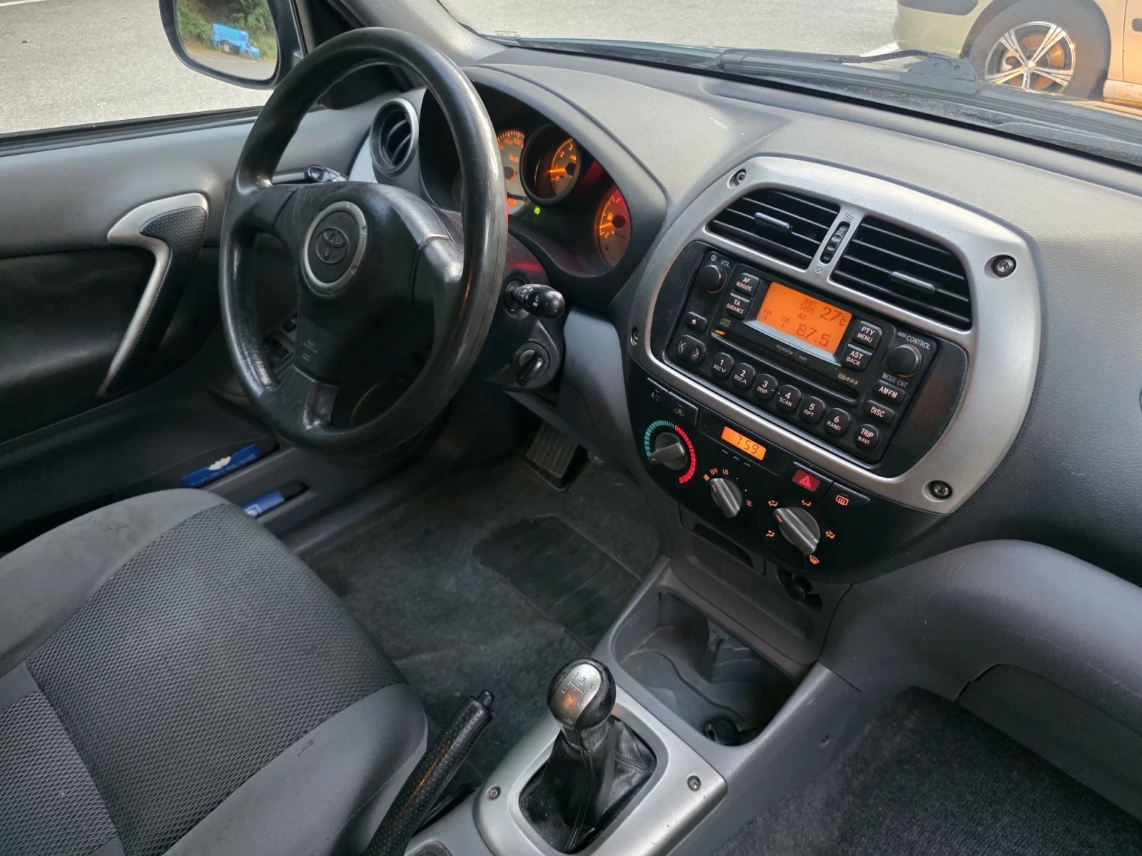Toyota Rav4 2.0 VVT-i 4x4 150HP * KLIMATIK* , снимка 10 - Автомобили и джипове - 56129351