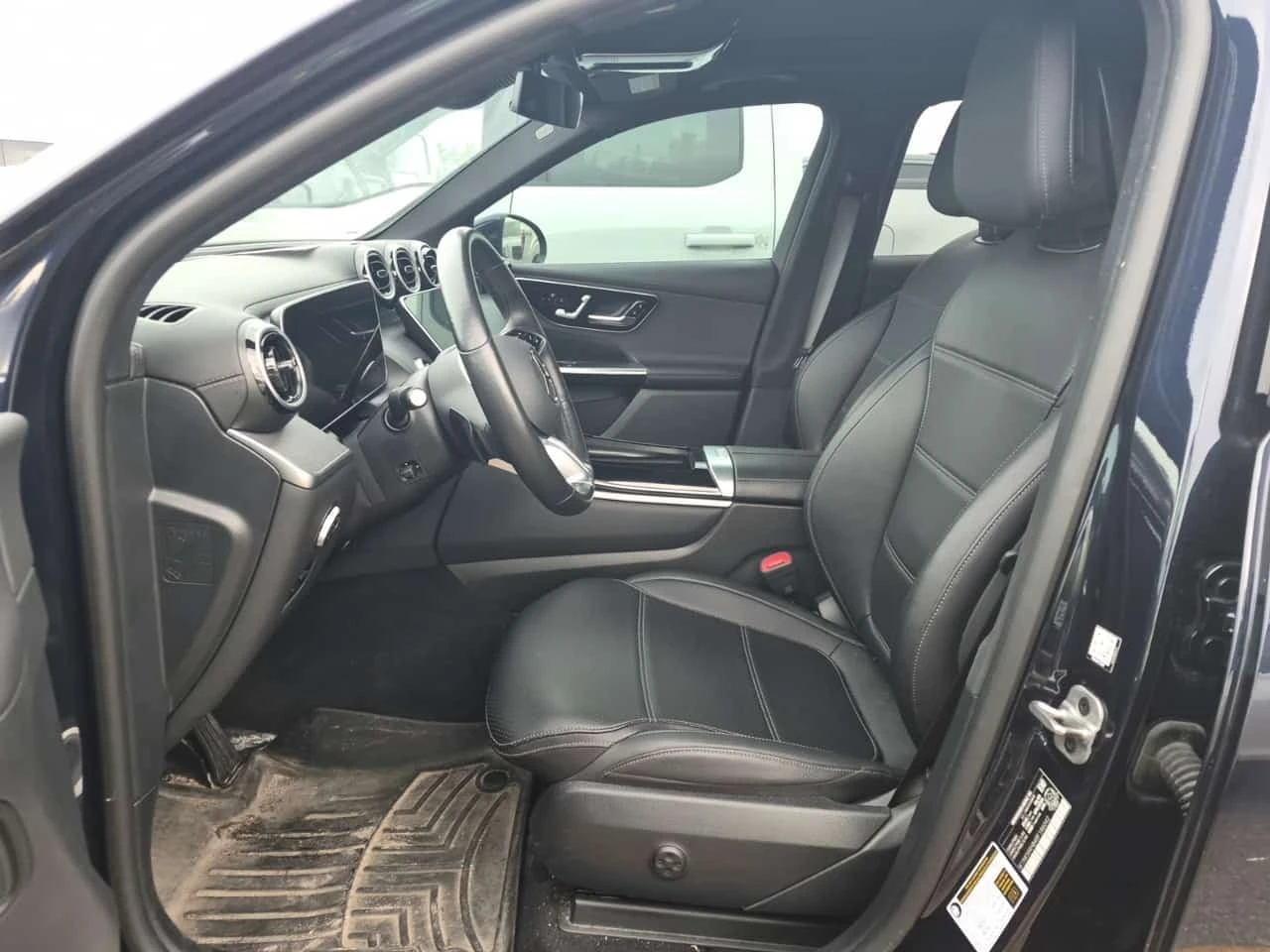Mercedes-Benz GLC 300 4matic Suv /ДИСТРОНИК/ПАНО/ПОДГРЕВ/, снимка 3 - Автомобили и джипове - 56300127