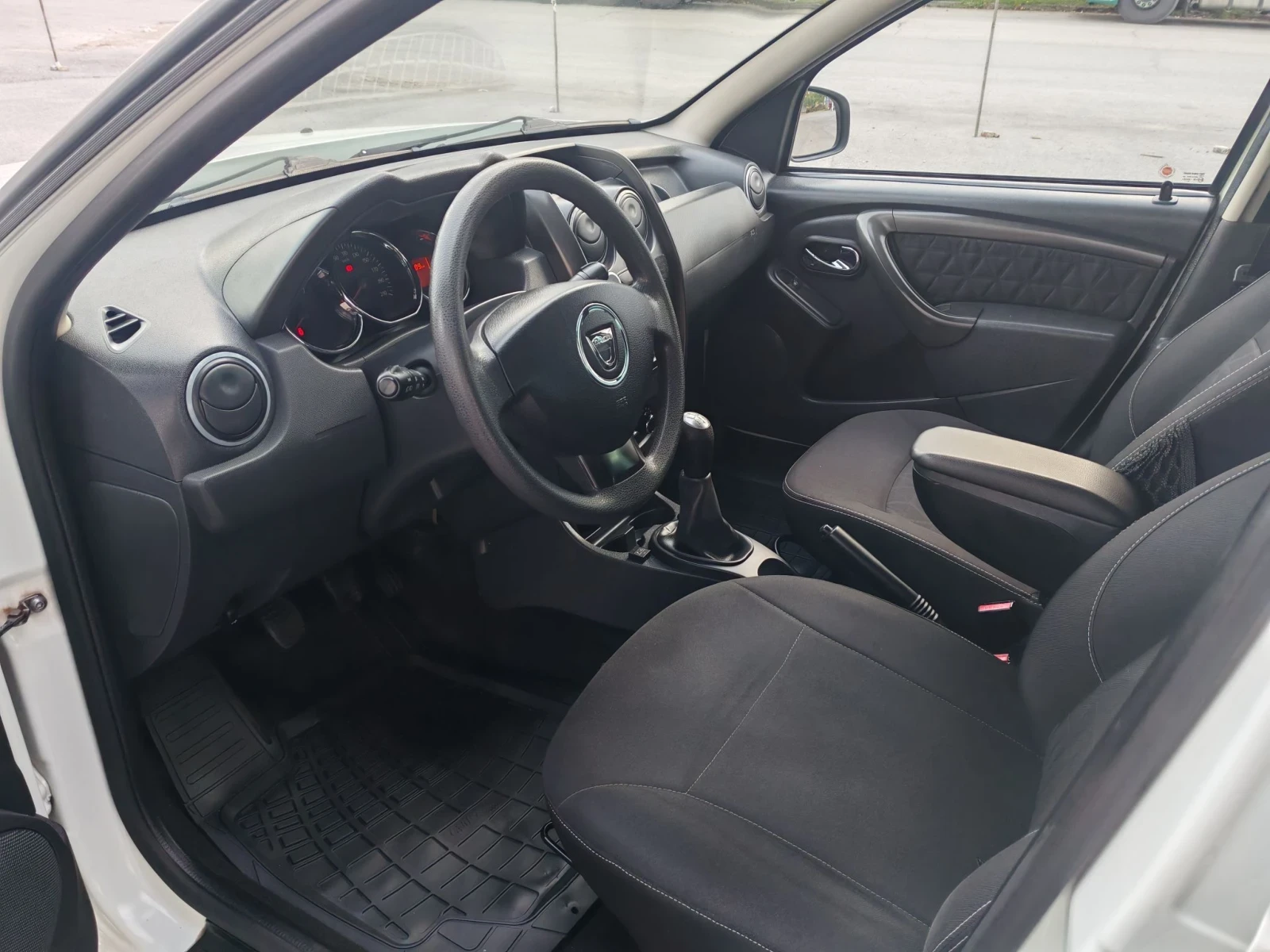 Dacia Duster 1.6i GAZ 2014G | Mobile.bg � ����������� 11