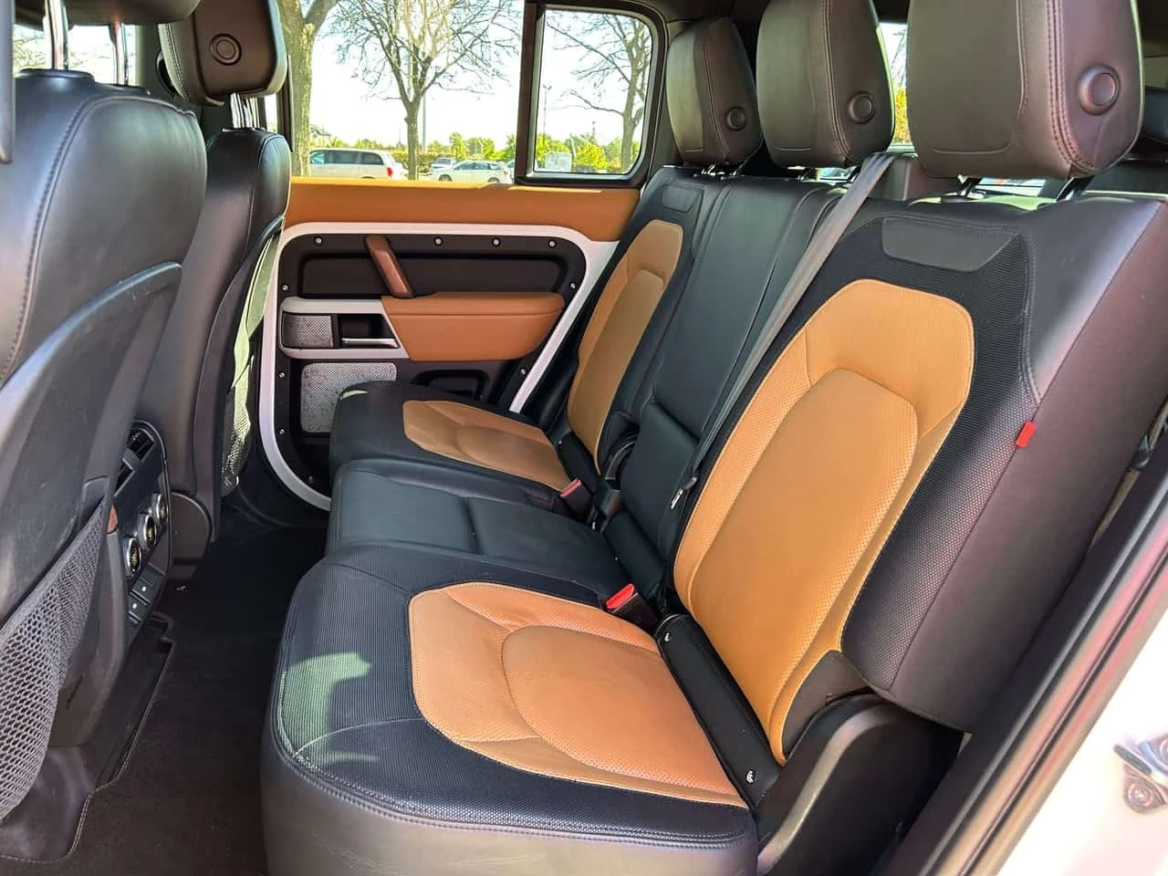 Land Rover Defender * X Dynamic SE | One Owner | No Accident | Certifi | Mobile.bg � ����������� 14