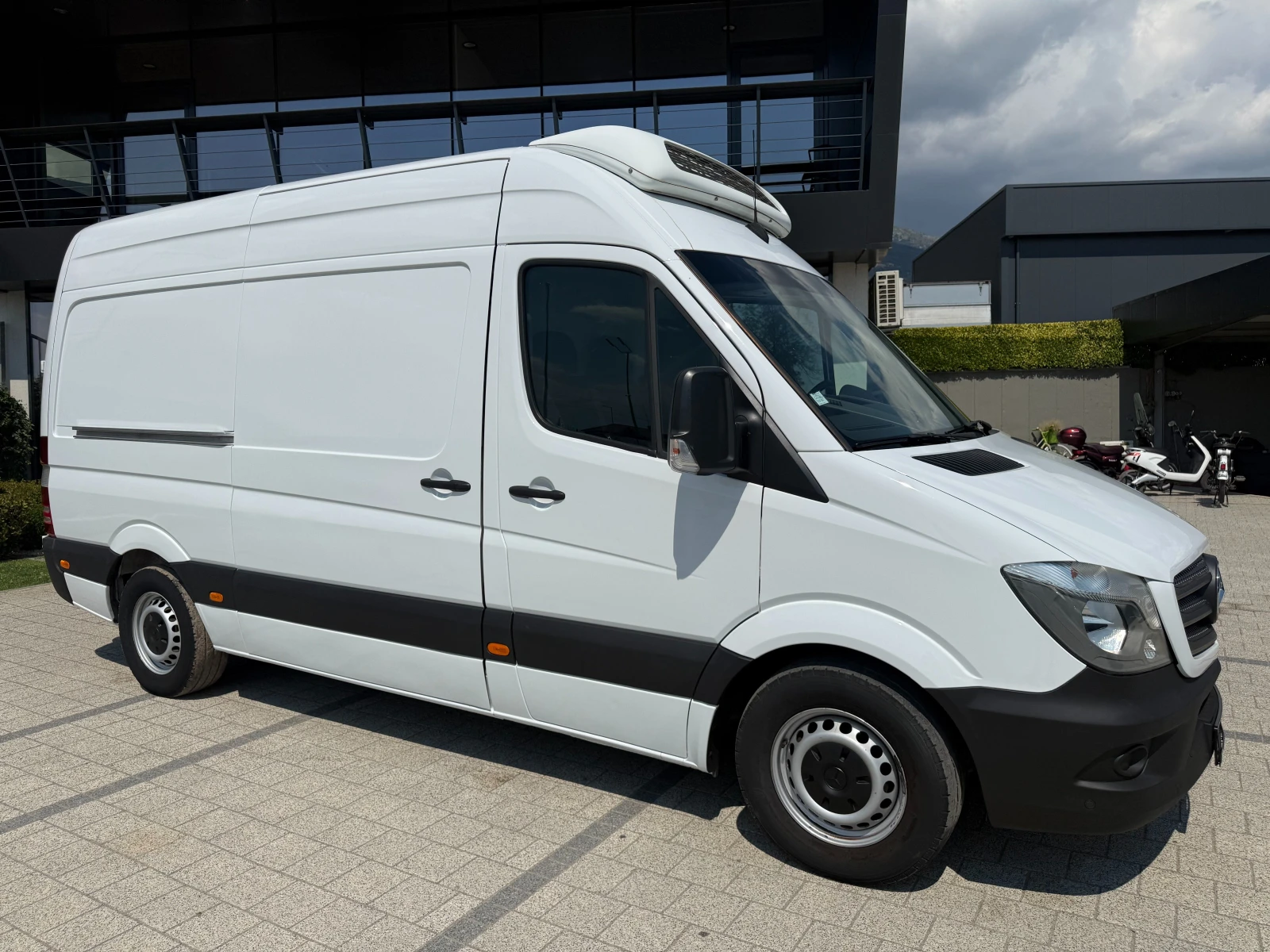 Mercedes-Benz Sprinter 316CDI Хладилен + ток Клима Euro 5 L2H2 , снимка 2 - Бусове и автобуси - 55615103