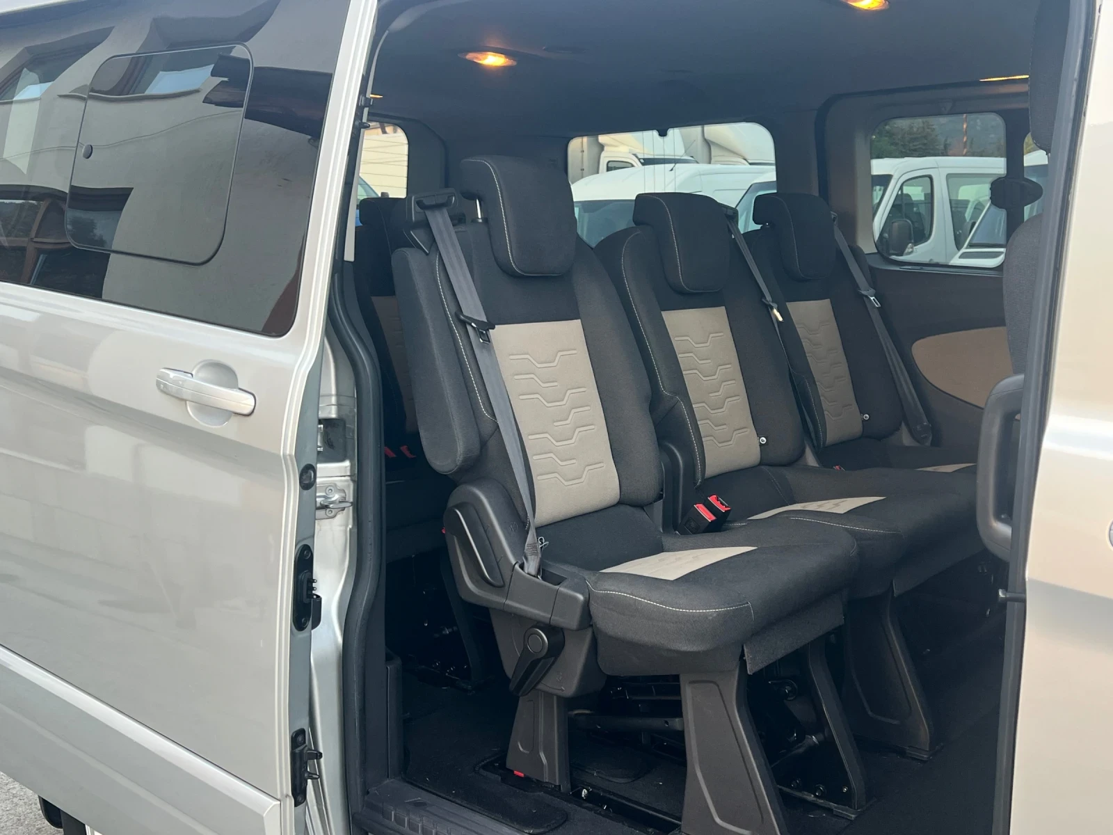 Ford Transit Custom 9 МЕСТА. 2хКЛИМА, снимка 12 - Бусове и автобуси - 55904813