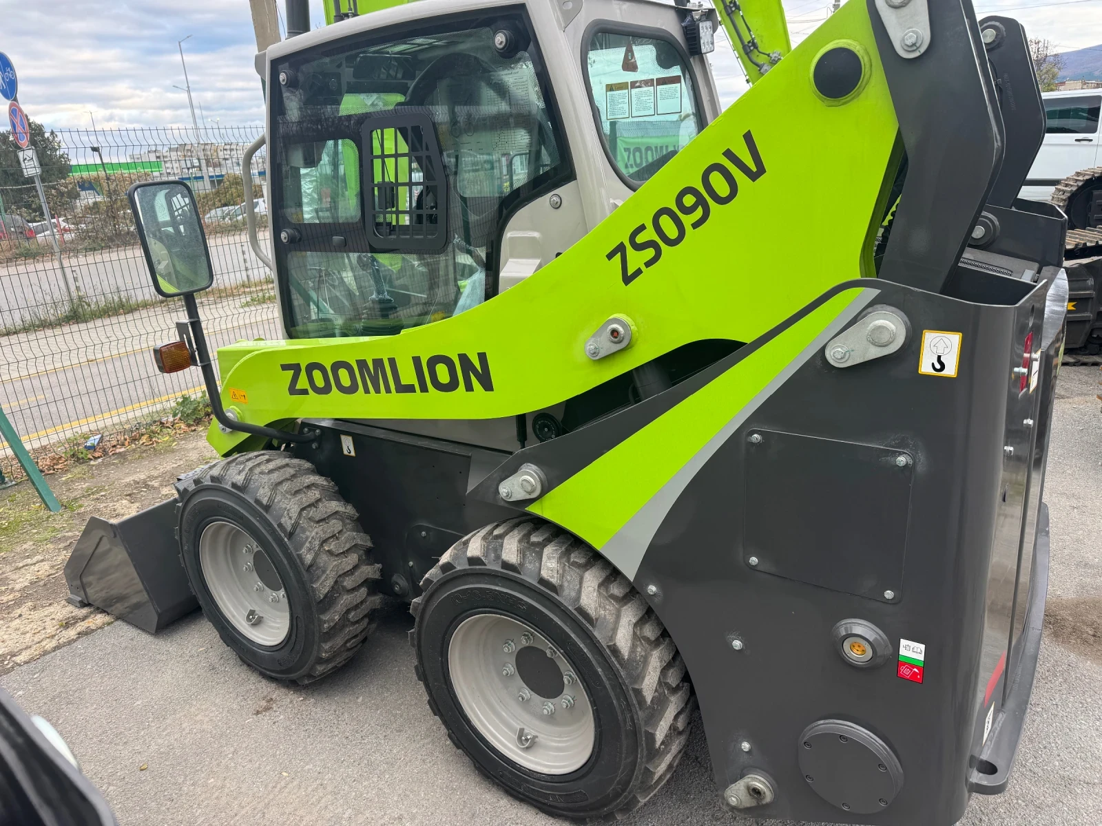 Мини челни товарачи ZOOMLION ZS090V - изображение 5