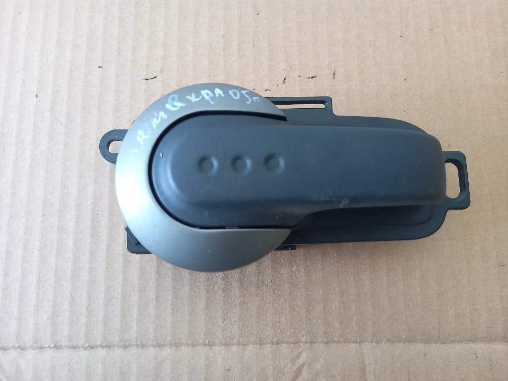 Дръжка врата предна дясна вътрешна Нисан Микра (к)