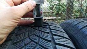 Гуми Зимни 215/60R16, снимка 4