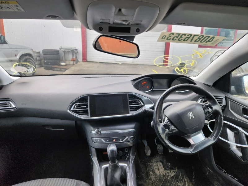 Peugeot 308 1.2T 2бр, снимка 9 - Автомобили и джипове - 40226644