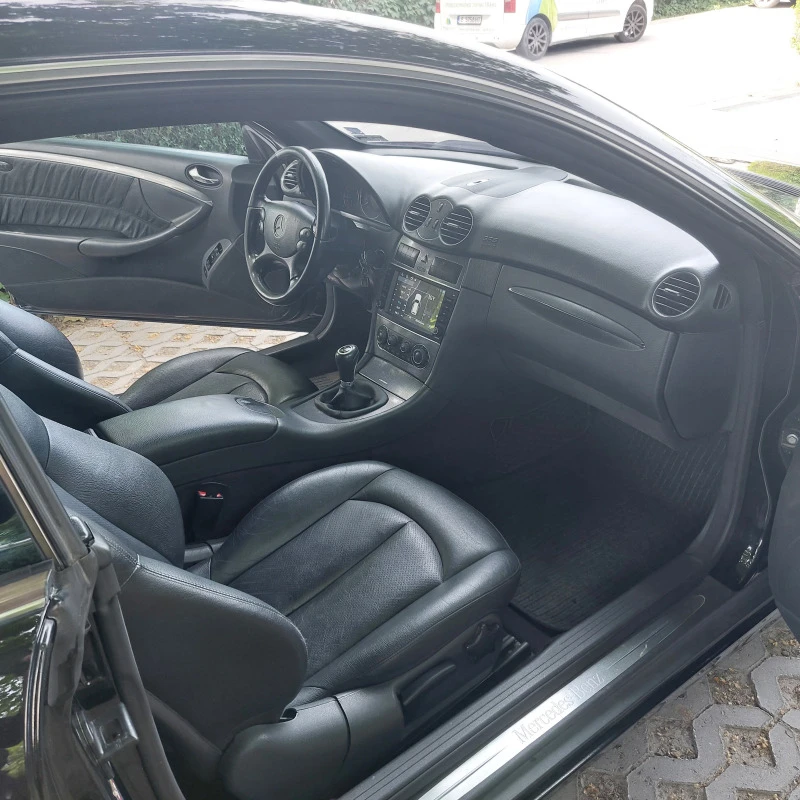 Mercedes-Benz CLK 270CDI, снимка 10 - Автомобили и джипове - 46138113