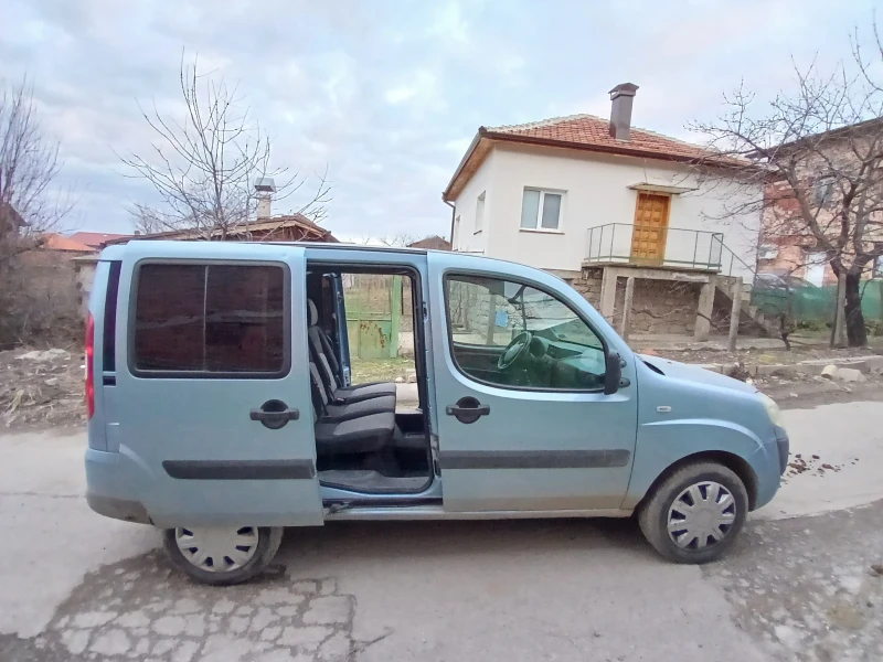 Fiat Doblo Газ-бензин, снимка 3 - Автомобили и джипове - 48967376