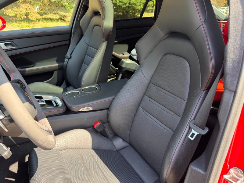 Porsche Panamera GTS 2023 / V8 473HP, снимка 10 - Автомобили и джипове - 52871812