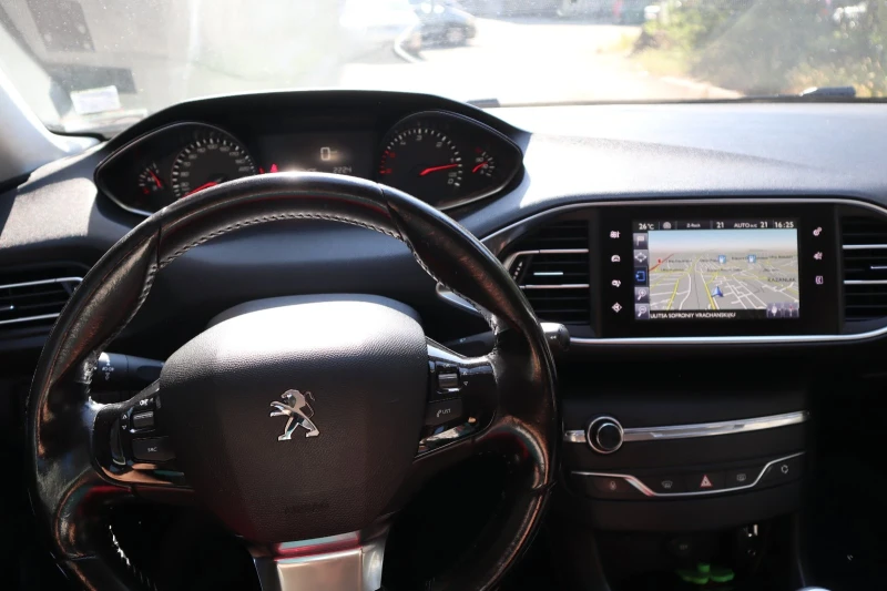 Peugeot 308 1.6 120к.с. blueHDI, снимка 11 - Автомобили и джипове - 51409455