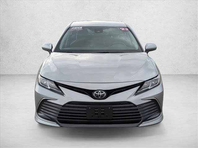 Toyota Camry !LE FWD!* АвтоКредит* Цена до БГ* , снимка 2 - Автомобили и джипове - 53432684