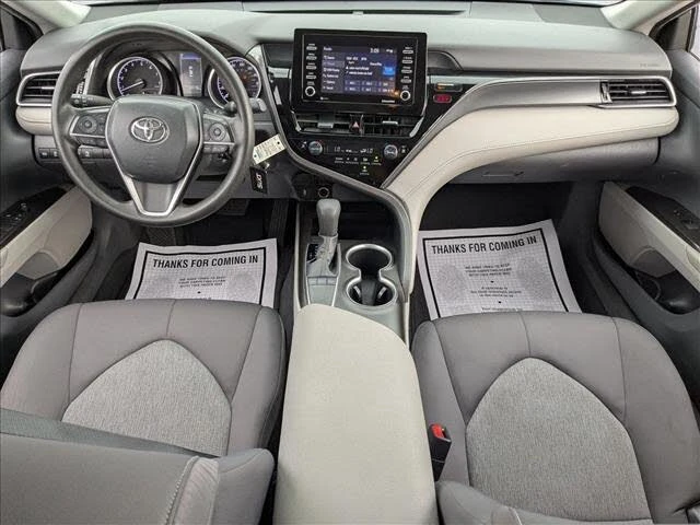 Toyota Camry !LE FWD!* АвтоКредит* Цена до БГ* , снимка 9 - Автомобили и джипове - 53432684