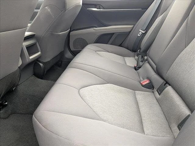 Toyota Camry !LE FWD!* АвтоКредит* Цена до БГ* , снимка 10 - Автомобили и джипове - 53432684