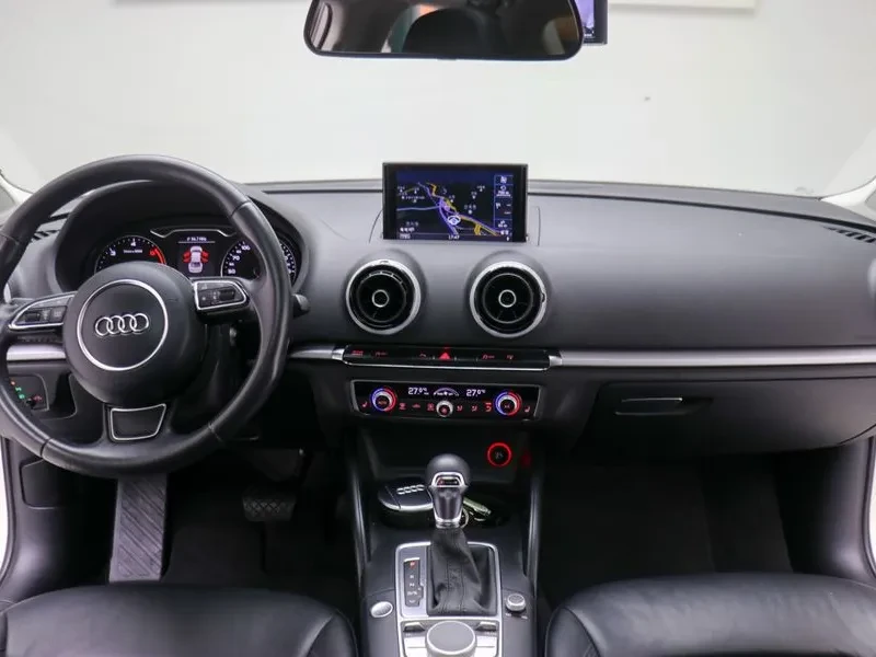 Audi A3 2.0 Tdi Dynamic 8V, снимка 14 - Автомобили и джипове - 56003113