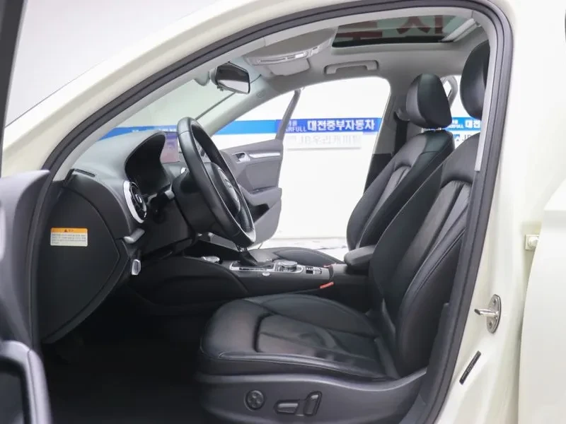 Audi A3 2.0 Tdi Dynamic 8V, снимка 17 - Автомобили и джипове - 56003113
