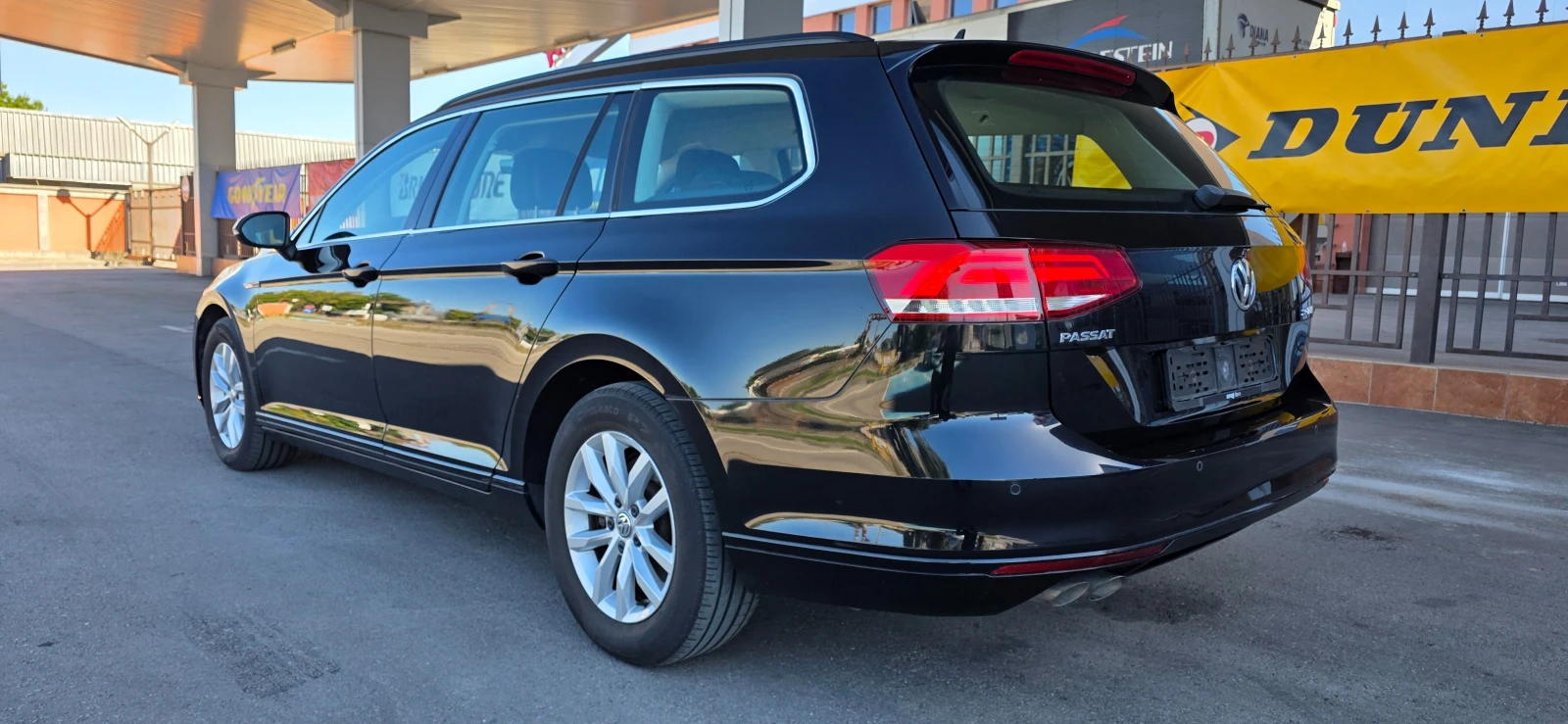 VW Passat 2.0TDI * 4 х 4* AVTOMAT* DISTRONIC* KEYLESS* SWISS, снимка 6 - Автомобили и джипове - 56191818