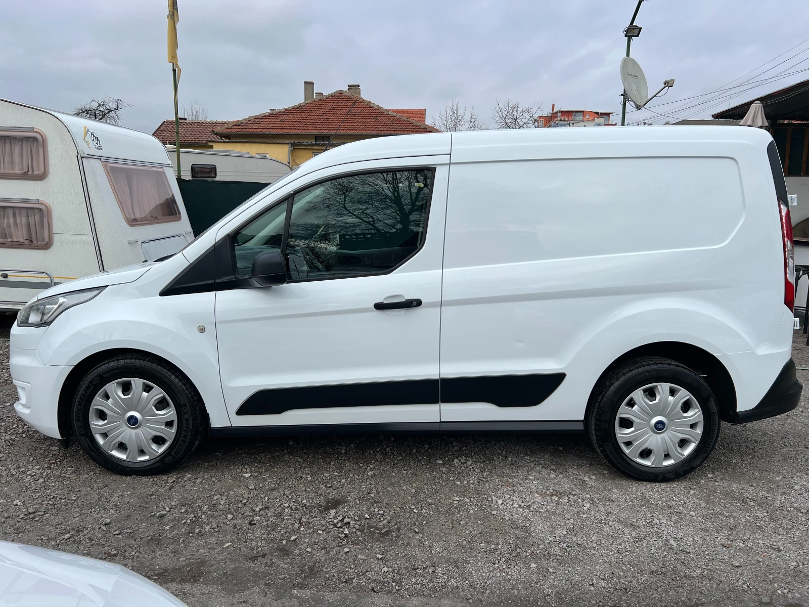 Ford Connect 1.5TDCi 100к.с./Серв. история/ТОП СЪСТОЯНИЕ/ - изображение 2