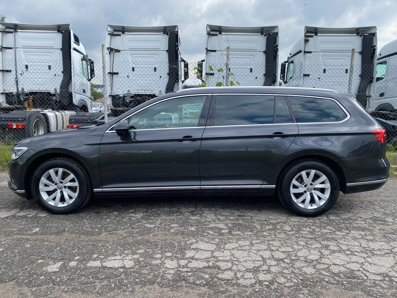 VW Passat 2.0 TDI Digital 123х.км ТОП СЪСТОЯНИЕ - изображение 2