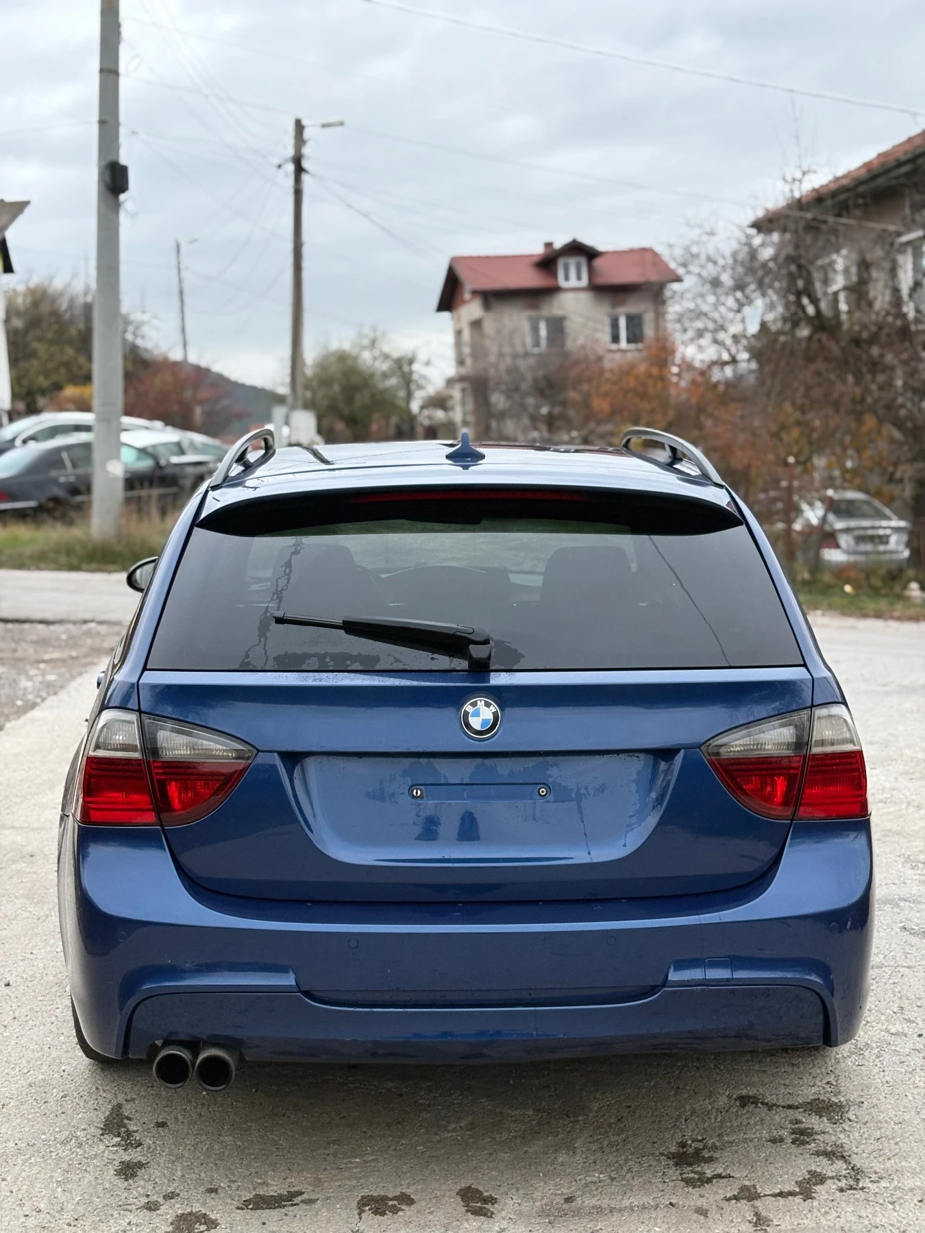 BMW 330  RWD - изображение 5