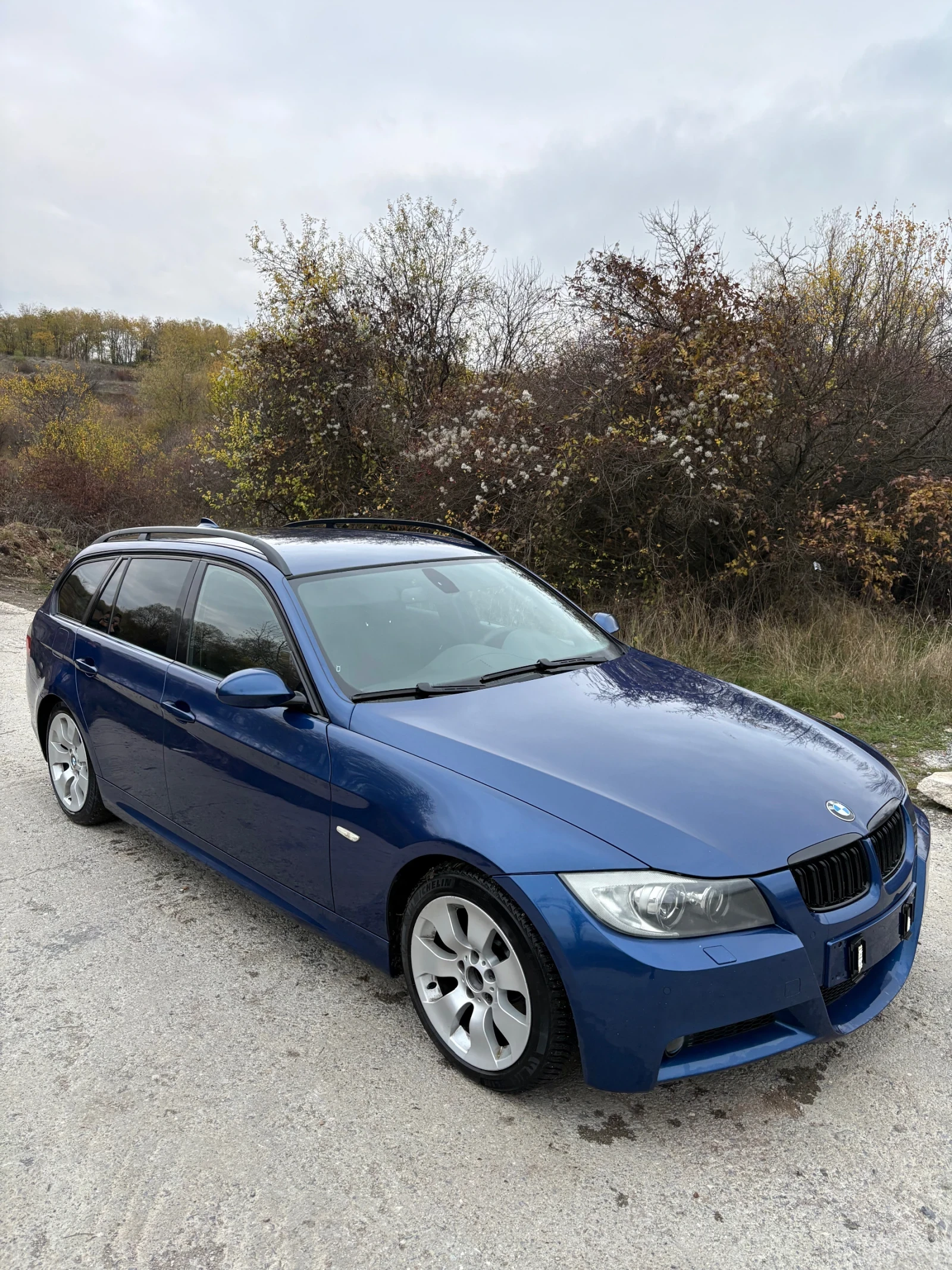 BMW 330  RWD - изображение 2
