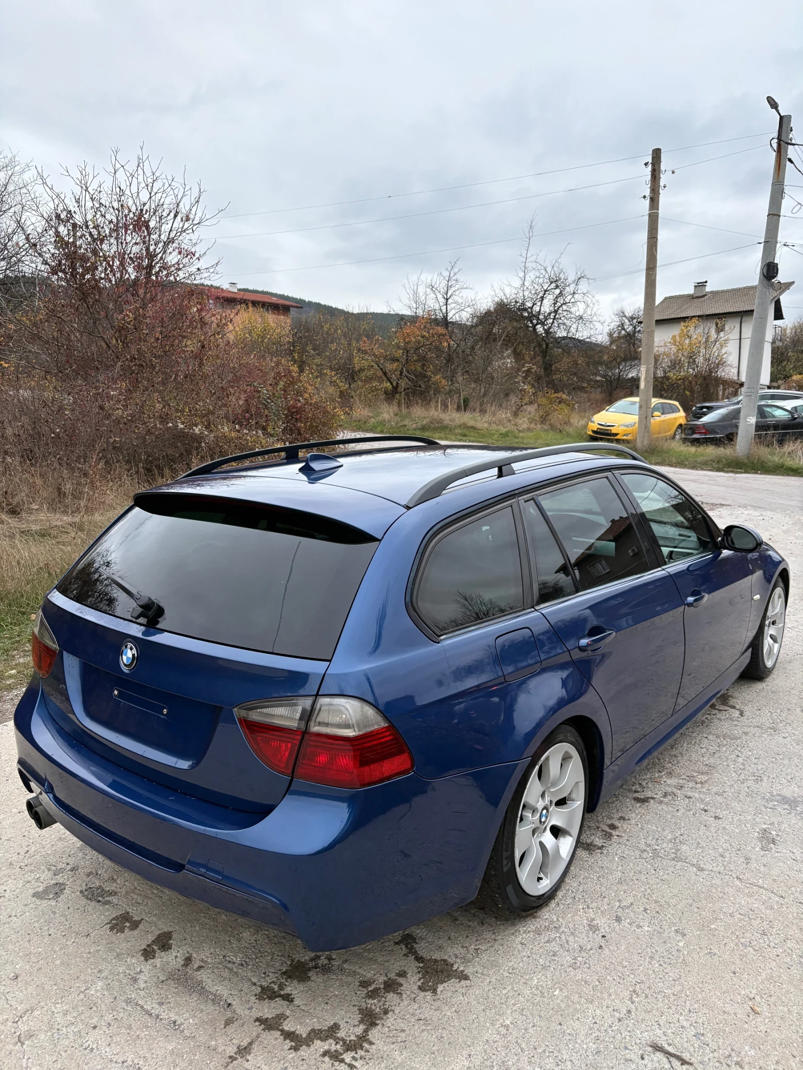 BMW 330  RWD - изображение 6