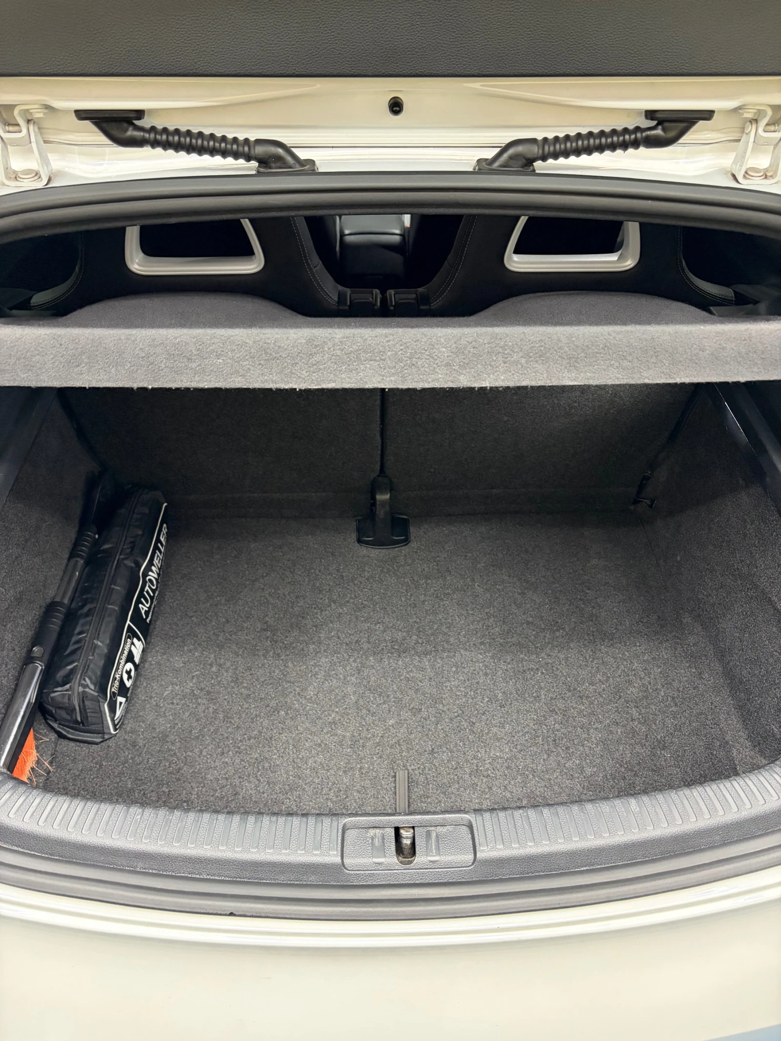 VW Scirocco, снимка 17 - Автомобили и джипове - 53758142