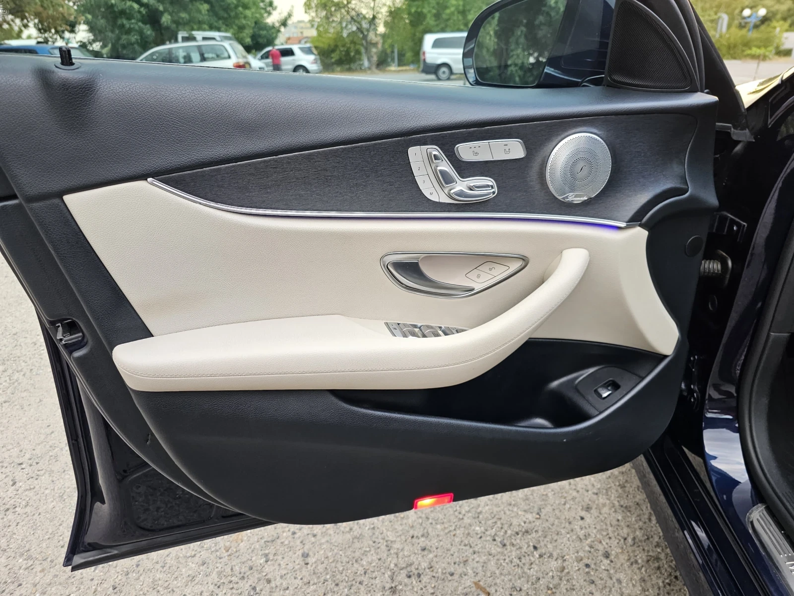 Mercedes-Benz E 300, снимка 13 - Автомобили и джипове - 53797034