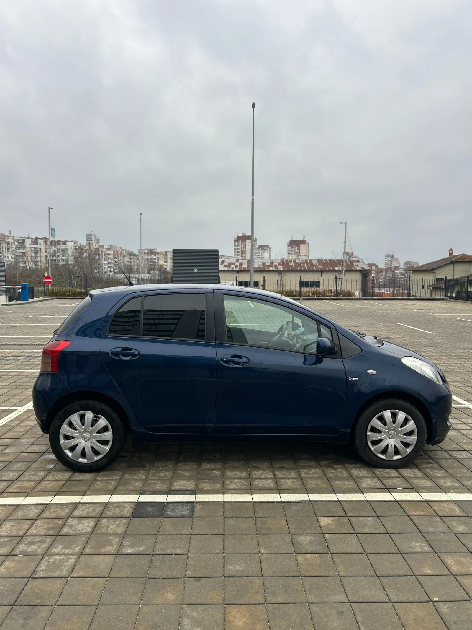 Toyota Yaris 1.4d, снимка 6 - Автомобили и джипове - 53936703