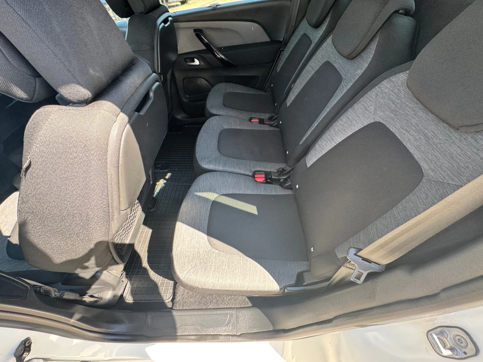 Citroen C4 Picasso 1.6 HDI Spacetourer, снимка 15 - Автомобили и джипове - 54421614