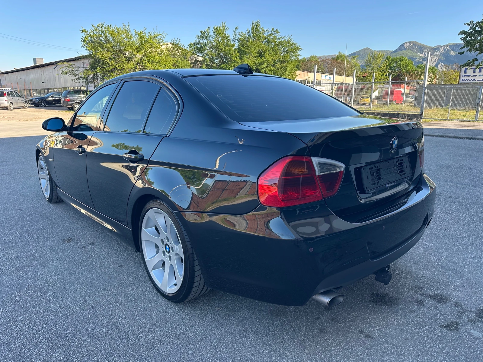 BMW 320 2.0D M-Pack Автоматик Италия, снимка 5 - Автомобили и джипове - 54429795