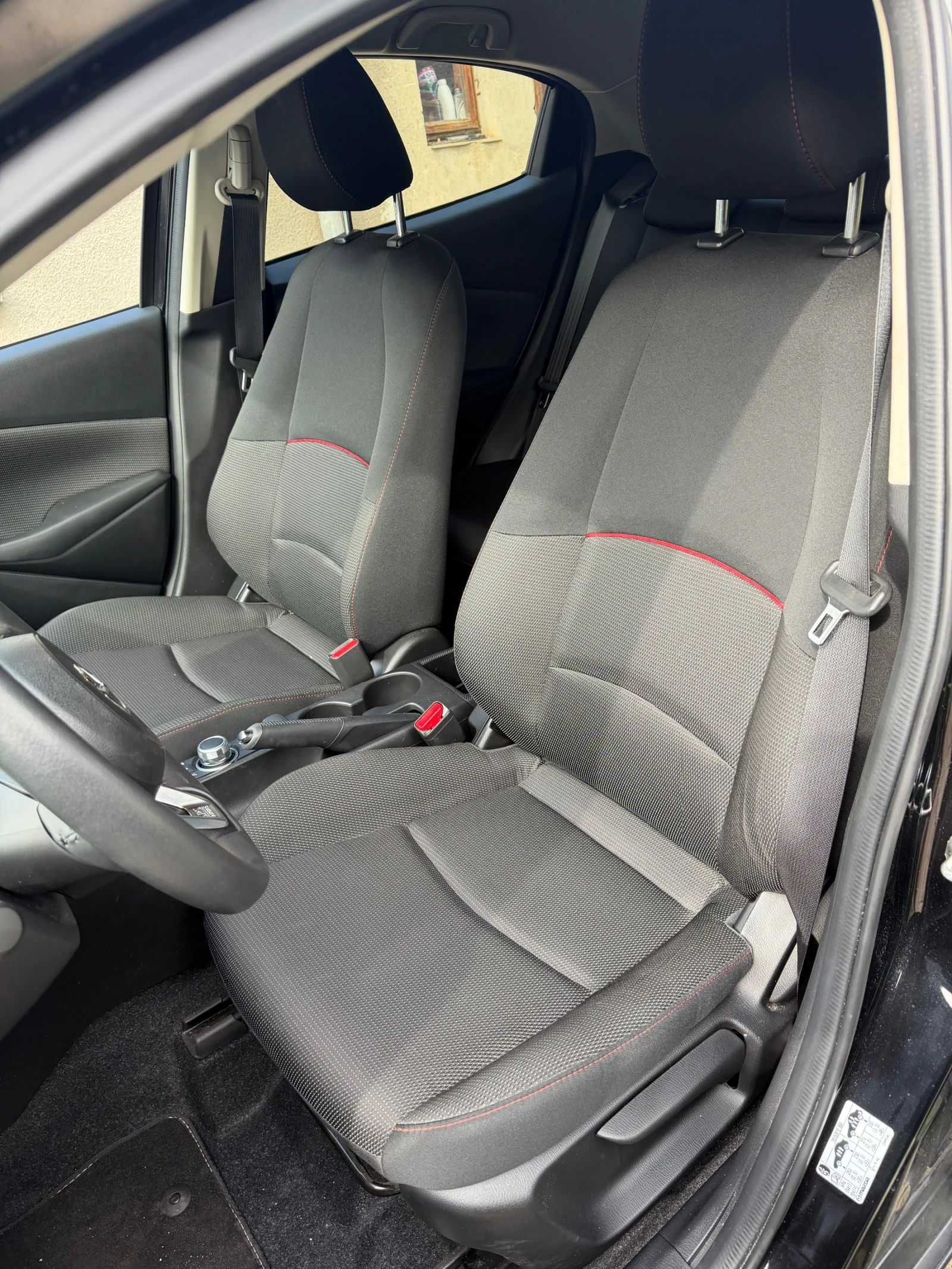 Mazda 2 1.5 Skyactive-G, снимка 11 - Автомобили и джипове - 54542988