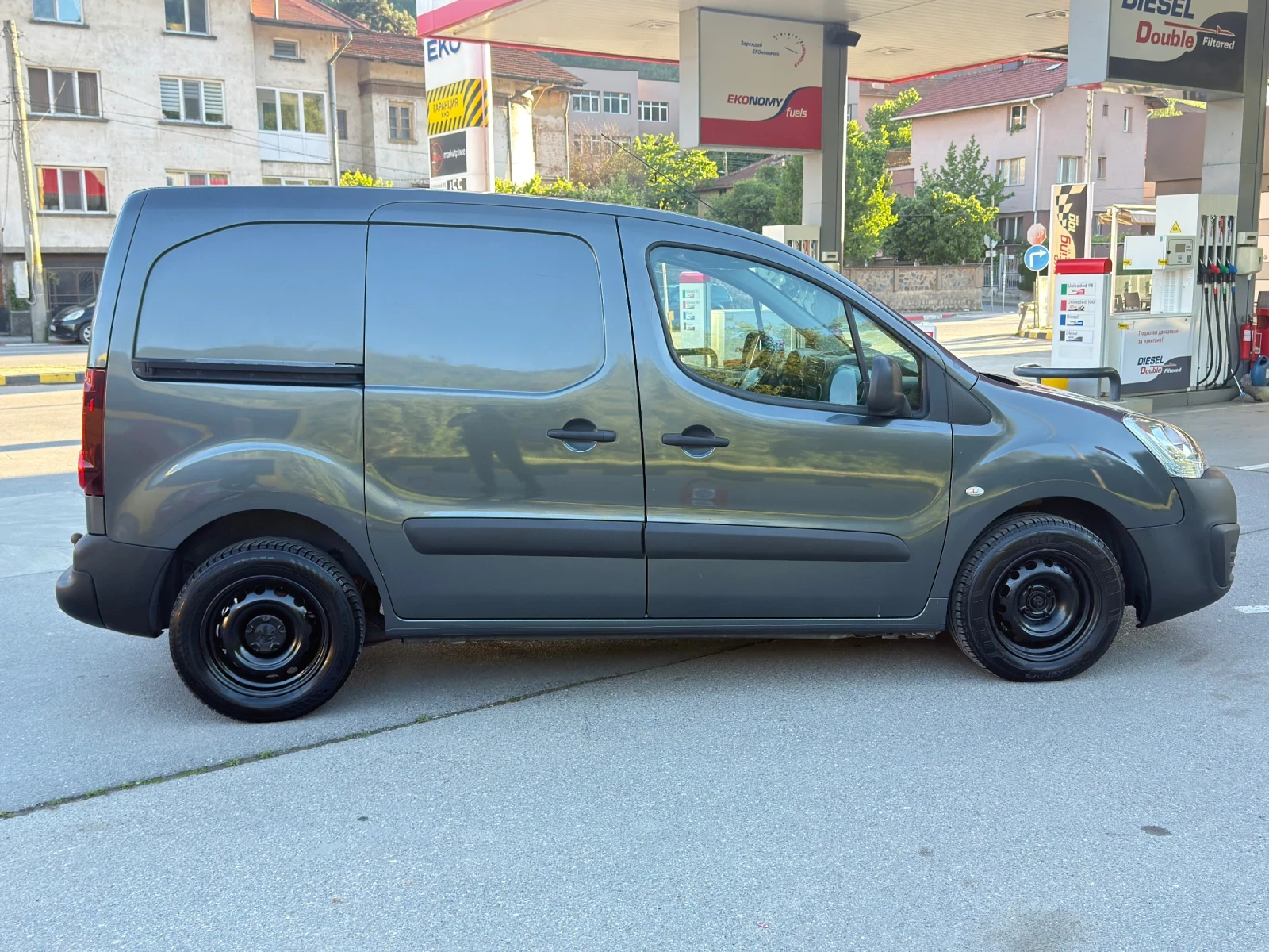 Peugeot Partner 1.6HDi EURO 6/Климатик, снимка 6 - Автомобили и джипове - 54598960