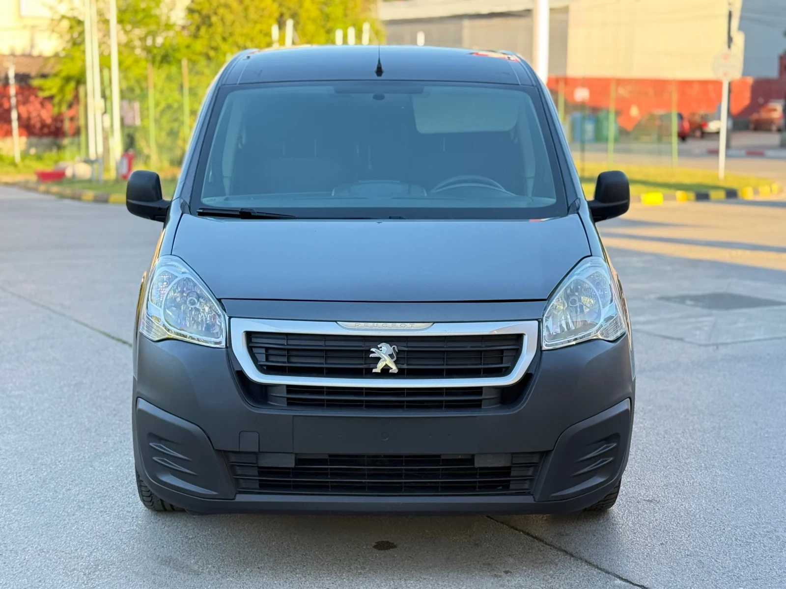 Peugeot Partner 1.6HDi EURO 6/Климатик, снимка 2 - Автомобили и джипове - 54598960