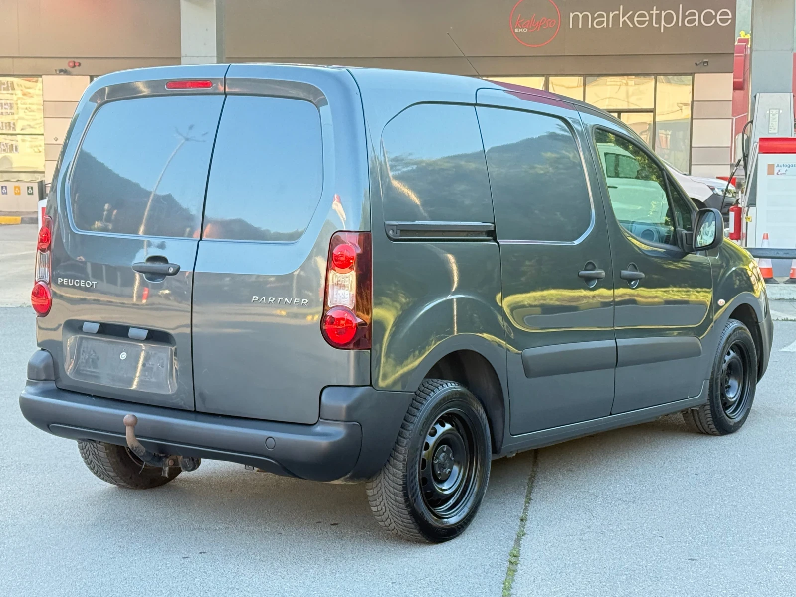 Peugeot Partner 1.6HDi EURO 6/Климатик, снимка 7 - Автомобили и джипове - 54598960