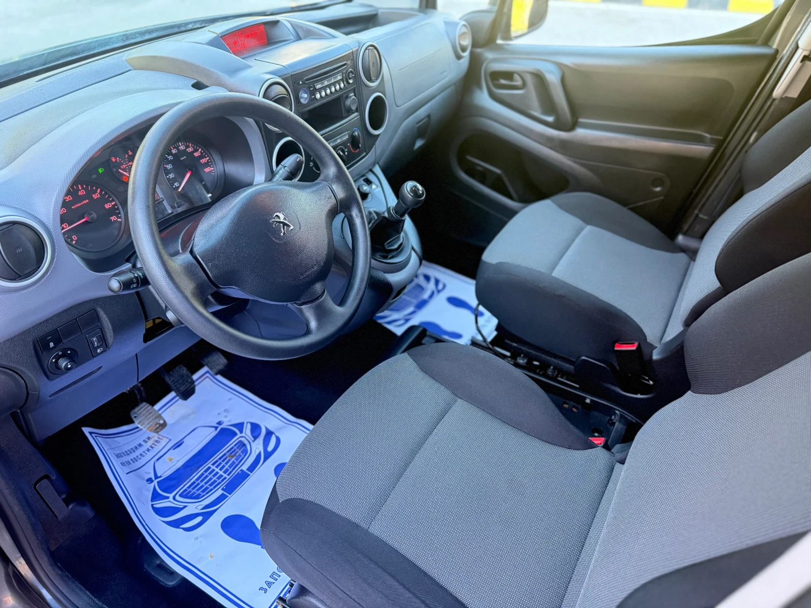 Peugeot Partner 1.6HDi EURO 6/Климатик, снимка 12 - Автомобили и джипове - 54598960