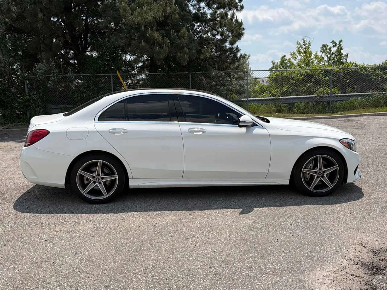 Mercedes-Benz C 300 | CARFAX | ПОДГРЕВ | ПАНОРАМА | , снимка 3 - Автомобили и джипове - 54974608