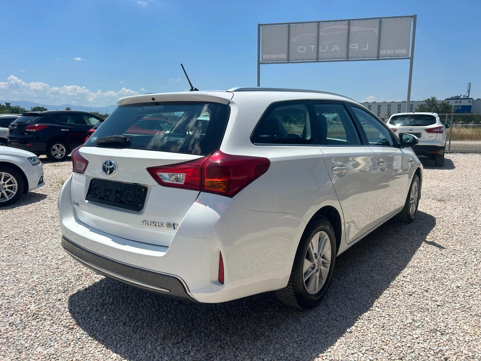 Toyota Auris * 1.8* HYBRID* 99к.с* ITALY* , снимка 3 - Автомобили и джипове - 55047728